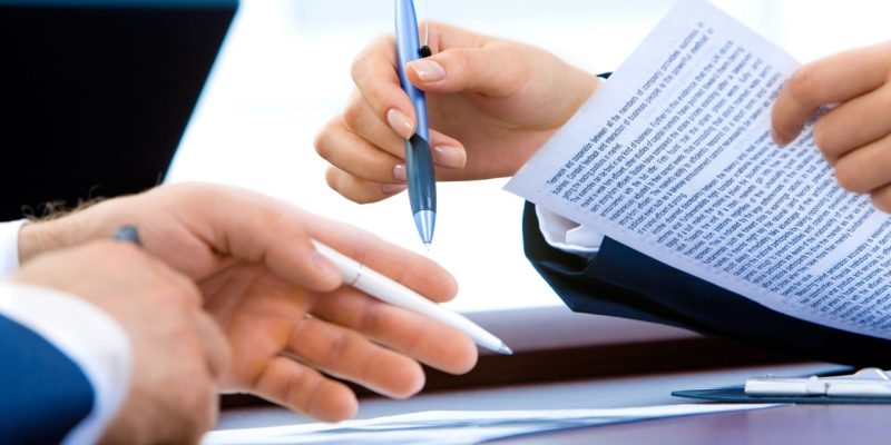 persona que intenta adquirir una Empresa constituida